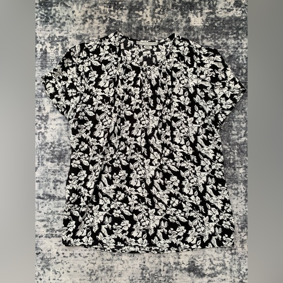 DANIEL RAINN Calisto Pleat Detail Tulip Sleeve Blouse | Medium | Black - Picture 5 of 5